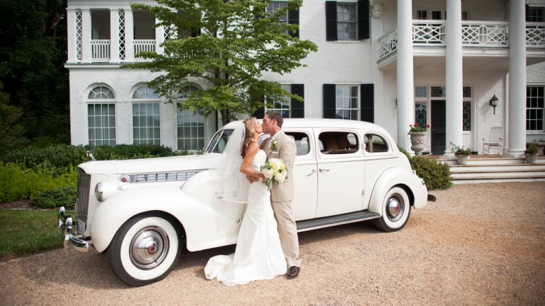 How To Choose The Best Wedding Transportation Services?