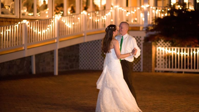 Important Things To Watch Out For While Hiring A Wedding DJ