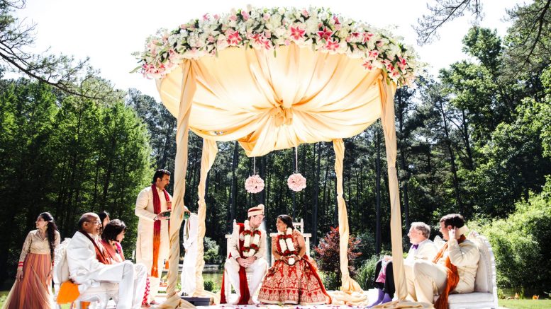 Den Viktiga Checklistan Vid Ett Trädgårdsbröllop