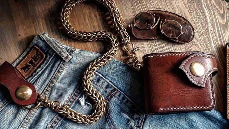 Wallet Chain Fashion vs Practicality