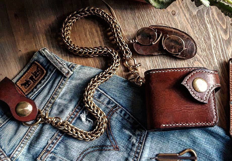 Wallet Chain: Fashion vs Practicality